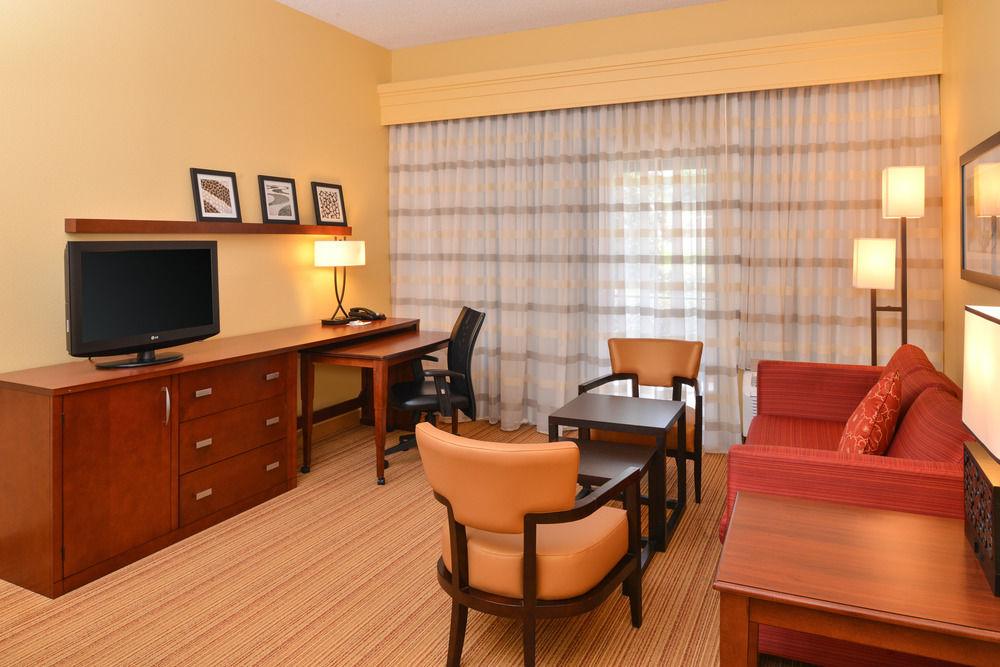 Courtyard By Marriott Columbia Northeast/Fort Jackson Area Ngoại thất bức ảnh
